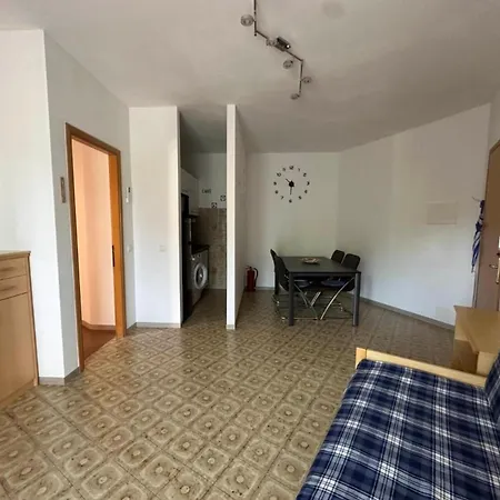 Spacious Flat Close To The Apartment