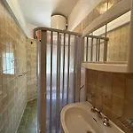 Apartment Spacious Flat Close To The *