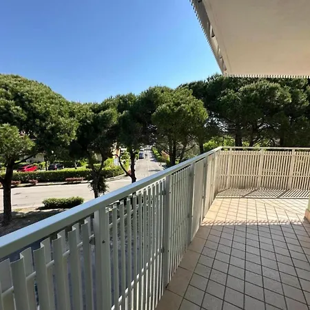 Spacious Flat Close To The Apartmán *