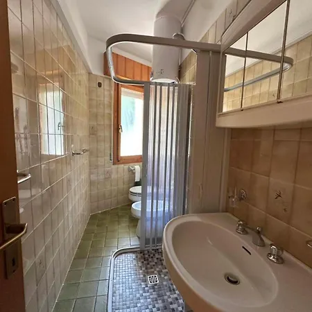 Spacious Flat Close To The - Beahost *