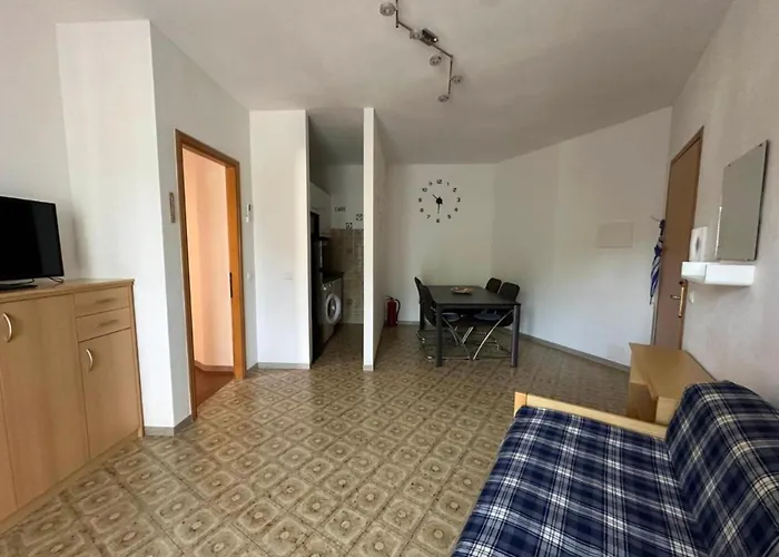 Spacious Flat Close To The Apartmán